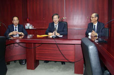 李长云主席在台湾国民党总部与国民党领导交流并发言