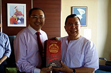 李长云主席与泰国第二十二位总理差瓦立.永猜裕合影